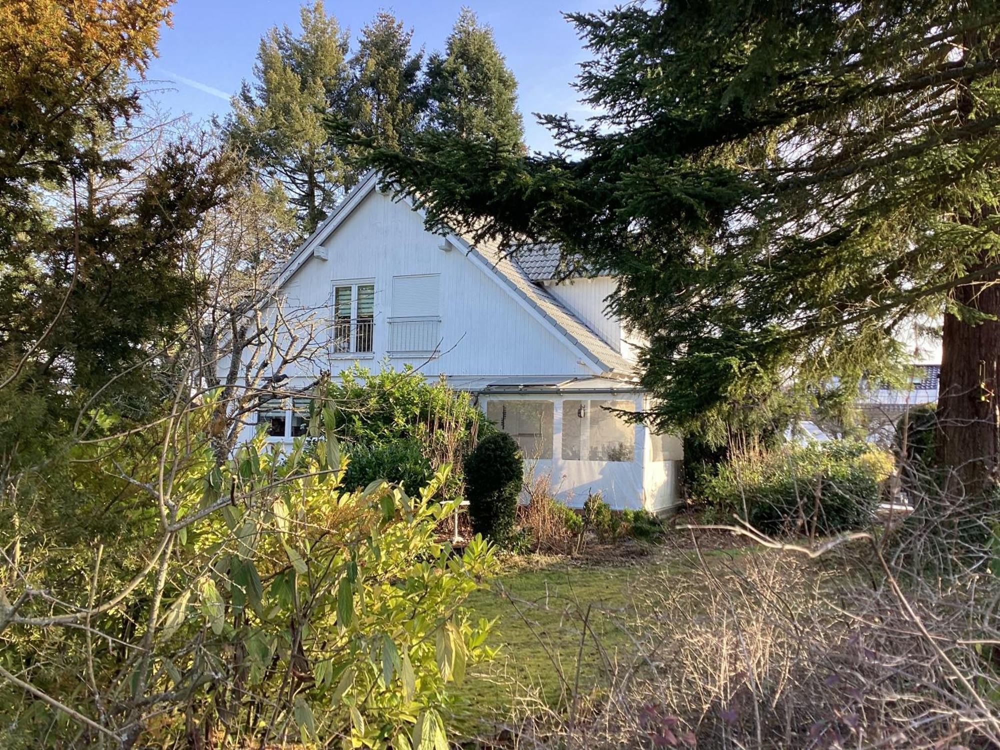 Apartamento Amselweg Am Waldrand Gelegen Netflix Eigener Carport Uvm Taunusstein Exterior foto